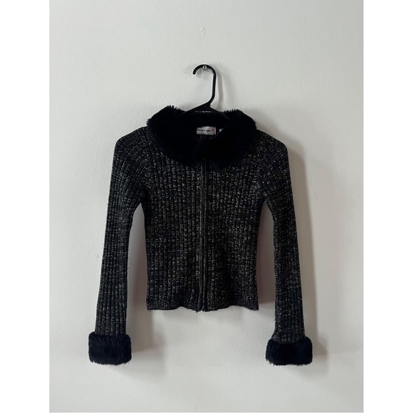 Y2K SPARKLY SWEATER W/FAUX FUR TRIM - Picture 3 of 5